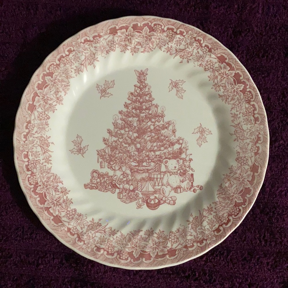 Queen’s Christmas Plate